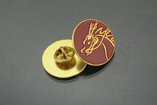 定制徽章配件蝴蝶帽為什么要選擇銅質(zhì)的？