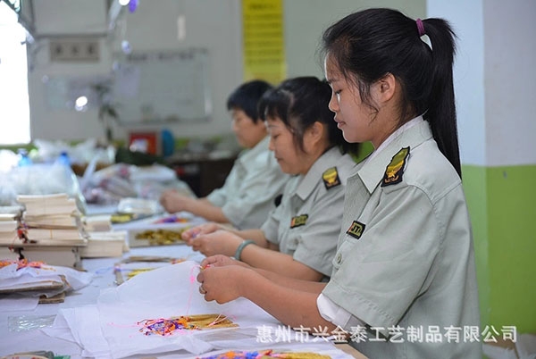 定制徽章紀(jì)念章定做工藝流程有哪些?