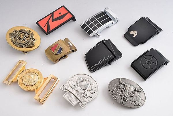 金屬徽章訂制好后該如何佩戴？